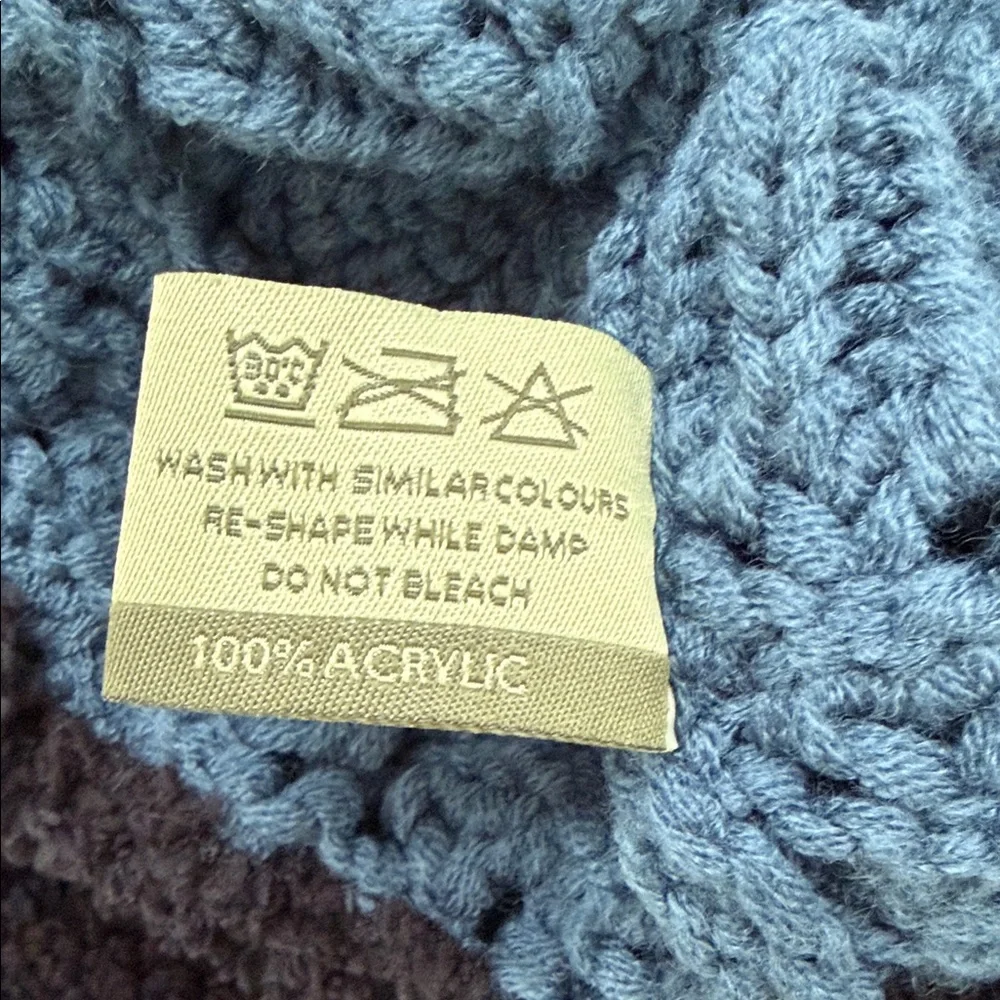 Ireland- Blue Knit Beanie - Picture 5 of 8